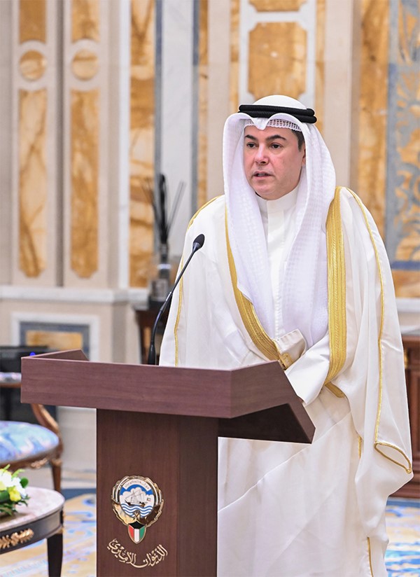 صاحب السمو يستقبل رؤساء البعثات الدبلوماسية الكويتية الجدد لأداء اليمين القانونية