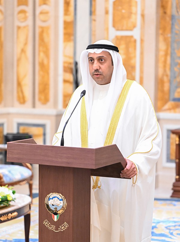 صاحب السمو يستقبل رؤساء البعثات الدبلوماسية الكويتية الجدد لأداء اليمين القانونية