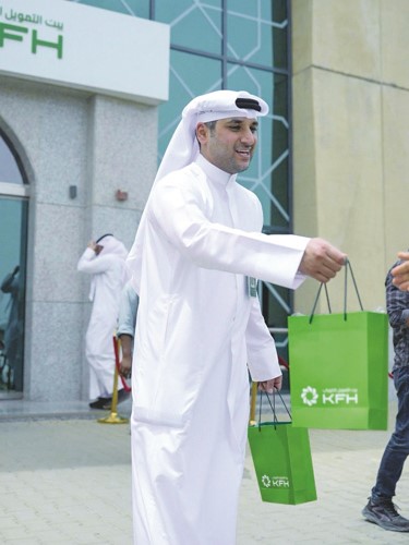 «بيت التمويل» يطلق أكبر حملة وطنية.. بشعار «علم الكويت فوق كل بيت»