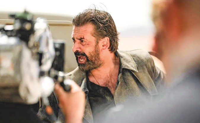 كريم عبدالعزيز ومحمد إمام وجهاً لوجه في «الأضحى»