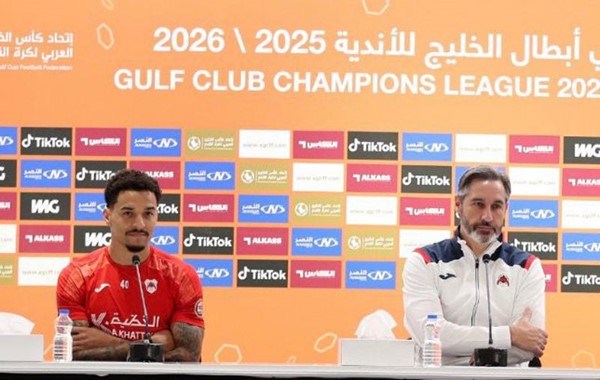  مدرب الريان فيسينتي مورينو وغريغوري دا سيلفا خلال المؤتمر الصحافي