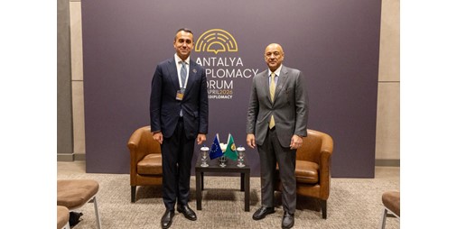 أمين «مجلس التعاون» يبحث التطورات في المنطقة مع المبعوث الأوروبي لشؤون الخليج ووزير خارجية ليتوانيا