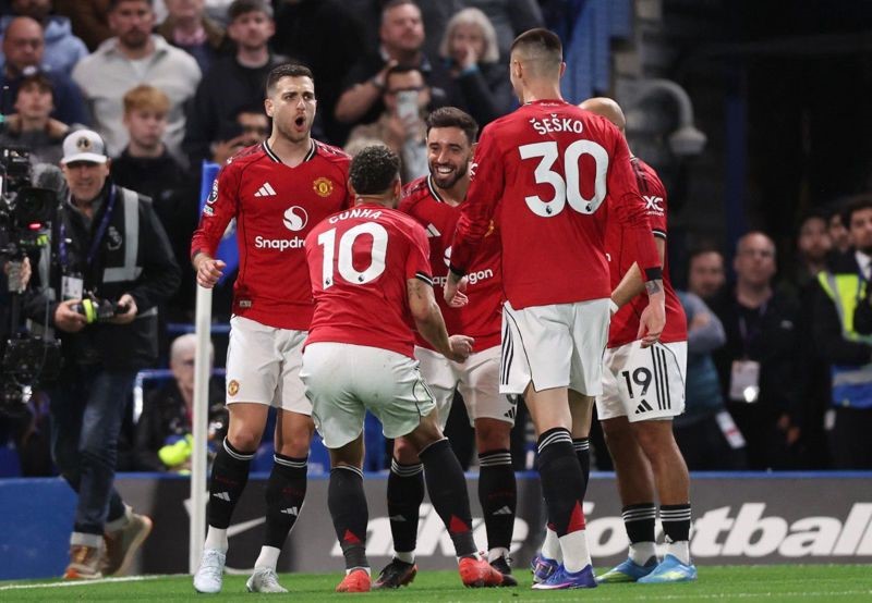 مان يونايتد يعمق جراح تشلسي ويفوز عليه بهدف نظيف في قمة مباريات الدوري الإنجليزي