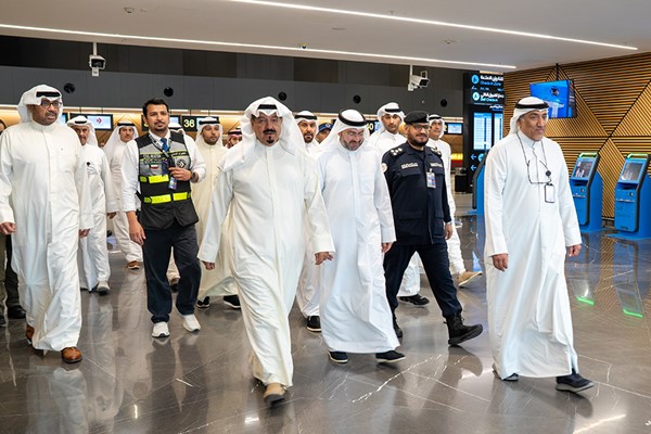 رئيس الوزراء: التنسيق الكامل بين الجهات المعنية لضمان جاهزية المطار للتشغيل