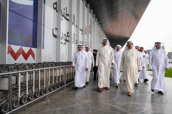 رئيس الوزراء: التنسيق الكامل بين الجهات المعنية لضمان جاهزية المطار للتشغيل