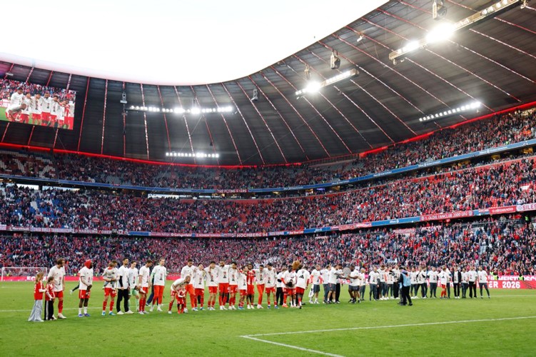 فرحة لاعبي بايرن ميونيخ بلقب الدوري الالماني 35