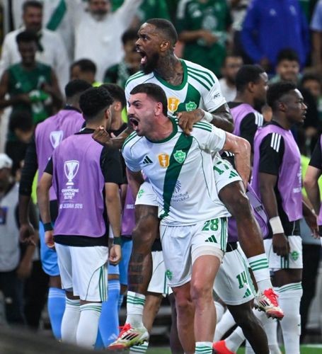 الأهلي السعودي يواصل التألق ويصعد إلى نهائي دوري أبطال آسيا للنخبة