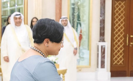 صاحب السمو تسلّم أوراق اعتماد 5 سفراء جدد