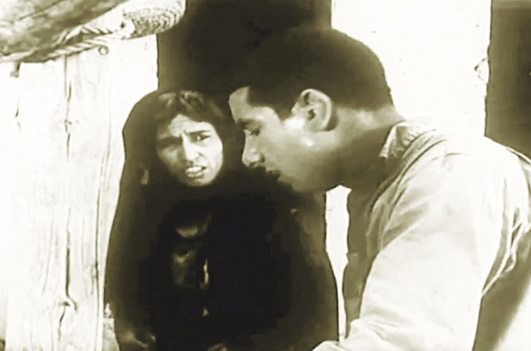 الراحلة حياة الفهد مع الفنان محمد المنصور في فيلم بس يا بحر