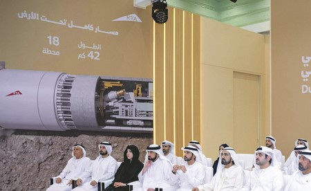 محمد بن راشد يعلن عن «الخط الذهبي» لمترو دبي بـ 34 مليار درهم