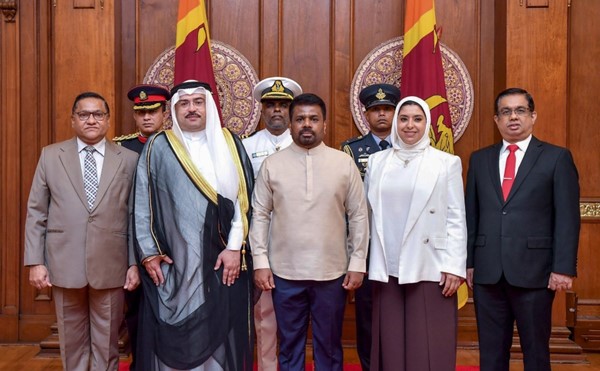 سفير الكويت لدى سريلانكا يقدم أوراق اعتماده لرئيس الجمهورية