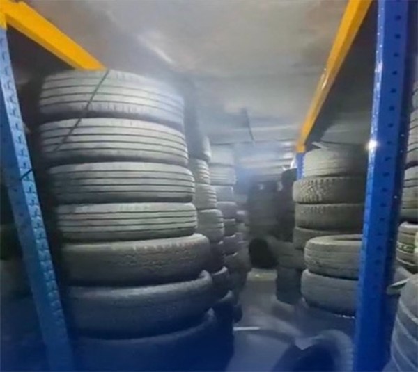 «التجارة»: ضبط مخزن يقوم بتجميع الإطارات المستعملة وإعادة تنظيفها تمهيداً لعرضها وبيعها للمستهلكين