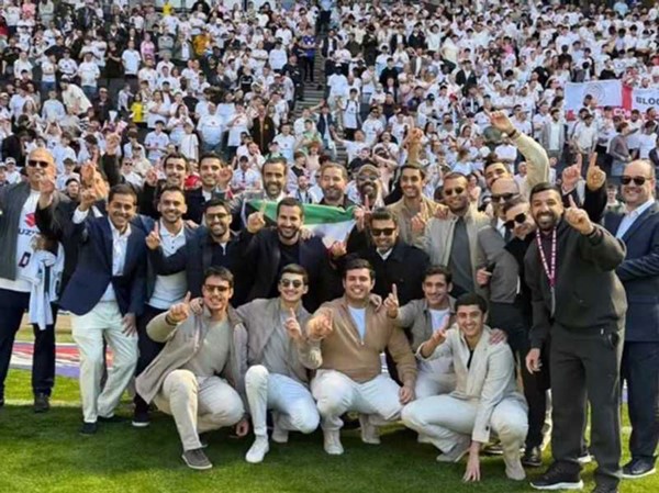 نادي ميلتون كينز " الكويتي " يحتفل بالتأهل لدوري الدرجة الأولى الإنجليزي
