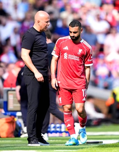 محمد صلاح خرج مصابا خلال لقاء ليڤربول وكريستال بالاس