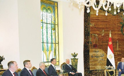 السيسي يوجّه بضرورة تقديم أقصى درجات الرعاية لأبناء الوطن في الخارج