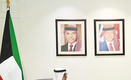 وزير الخارجية بحث مع نظرائه في عُمان ومصر وكندا تطورات الأحداث بالمنطقة والجهود المبذولة بشأنها