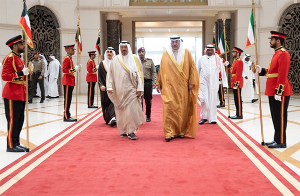 ممثل الأمير يتوجه إلى السعودية لترؤس وفد الكويت في القمة الخليجية التشاورية الاستثنائية بجدة