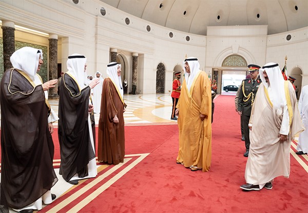 ممثل الأمير يتوجه إلى السعودية لترؤس وفد الكويت في القمة الخليجية التشاورية الاستثنائية بجدة