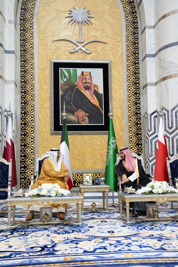 ممثل الأمير يصل إلى جدة لترؤس وفد الكويت في القمة الخليجية التشاورية الاستثنائية