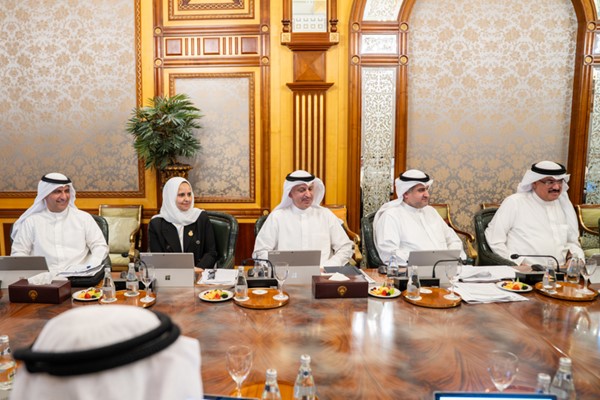 مجلس الوزراء: عودة الدراسة حضوريًا لطلبة المرحلة الثانوية في جميع الأنظمة التعليمية اعتبارا من الأحد المقبل