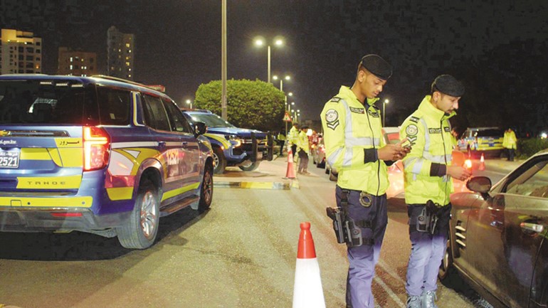 التأكد من بيانات قائدي السيارات