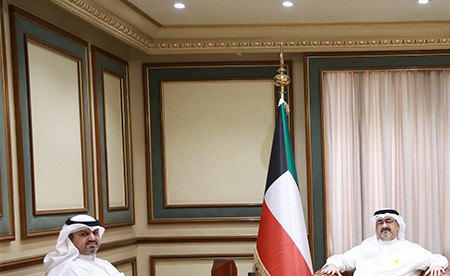 محافظ العاصمة يتابع مع «الأشغال» مشاريع تطوير البنية التحتية والخدمات الصحية في المحافظة