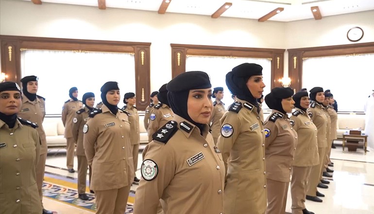 جانب من عناصر الشرطة النسائية المرقيات