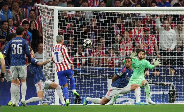 أرسنال يعود بتعادل مهم أمام أتلتيكو مدريد في ذهاب نصف نهائي دوري أبطال أوروبا