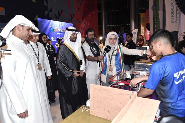 محافظ مبارك الكبير وحولي بالتكليف: كل الدعم لصقل المواهب الشابة وغرس مفهوم الثقافة التكنولوجية