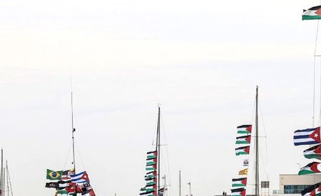 إسرائيل تعترض «أسطول الصمود» المتجه إلى غزة في المياه الدولية وتوقف عشرات الناشطين