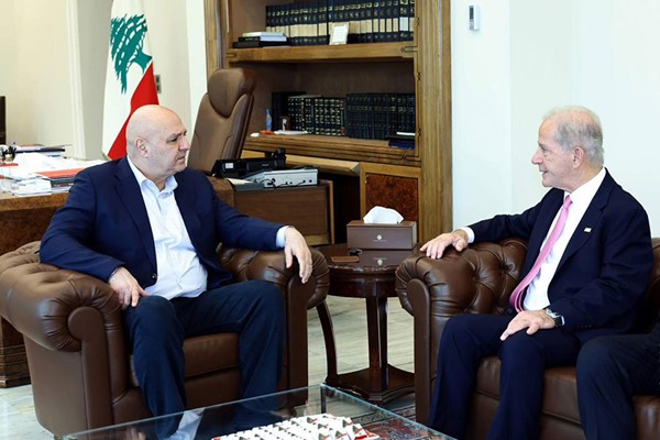 رئيس الجمهورية العماد جوزف عون مستقبلا السفير الأميركي ميشال عيسى في بعبدا (محمود الطويل)