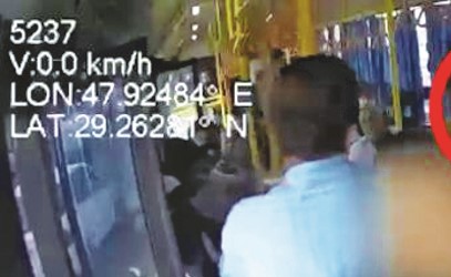 بالفيديو.. ضبط تشكيل عصابي ثلاثي تخصص في سرقة ركاب حافلات و8 وافدين في بسطات عشوائية