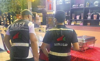 «التجارة»: تحرير عدة مخالفات خلال حملة تفتيشية على مطاعم ومقاهٍ في «العاصمة»