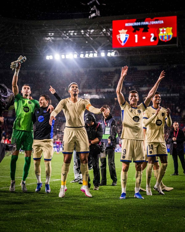برشلونة يحقق فوزاً شاقاً أمام أوساسونا بانتظار تعثر ريال مدريد ‬⁩ للتتويج باللقب قبل الكلاسيكو