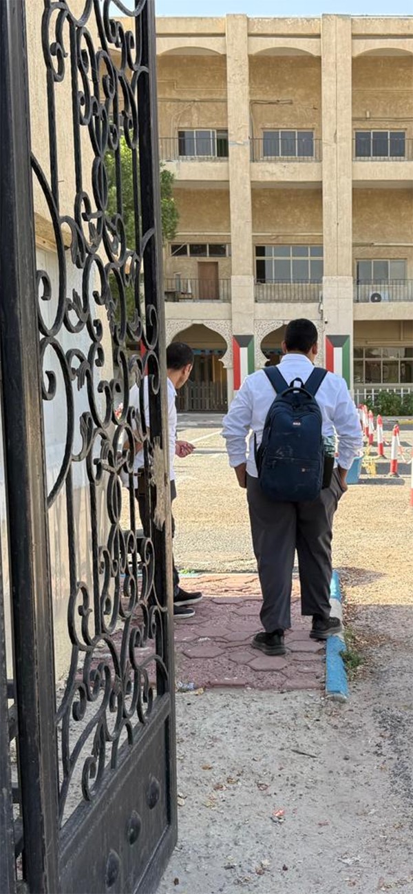 بعد انقطاع أكثر من شهرين..طلبة الثانوية عادوا لمدارسهم صباح اليوم