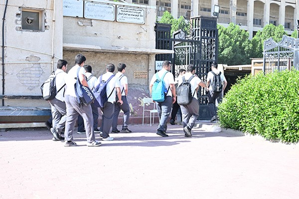 بعد انقطاع أكثر من شهرين..طلبة الثانوية عادوا لمدارسهم صباح اليوم