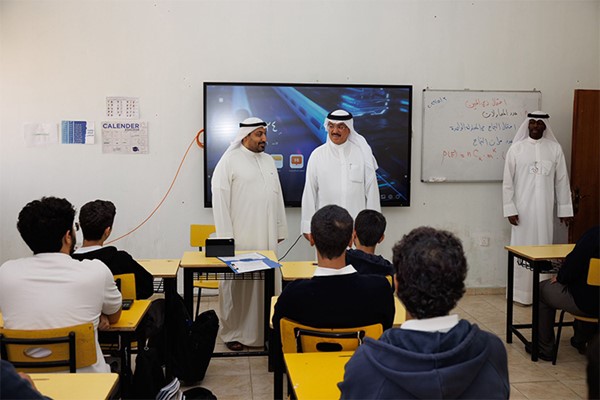 وزير التربية يتفقد مدارس الثانوية في أول يوم دوام: توفير كافة الإمكانيات الداعمة للطلاب لتحقيق أفضل النتائج التعليمية