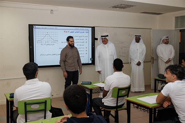 وزير التربية يتفقد مدارس الثانوية في أول يوم دوام: توفير كافة الإمكانيات الداعمة للطلاب لتحقيق أفضل النتائج التعليمية