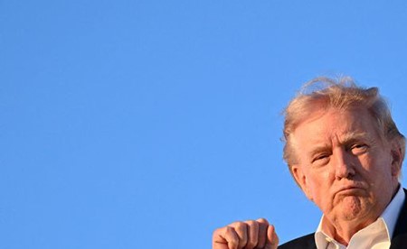 ترامب: إيران ستُباد من على وجه الأرض إذا هاجمت سفننا التي تنفذ «مشروع الحرية» في مضيق هرمز