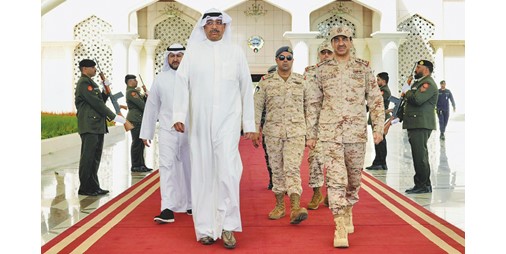وزير الدفاع غادر البلاد متوجهاً إلى تركيا