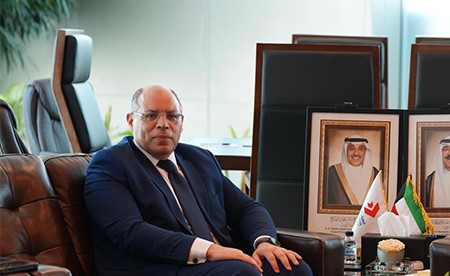 رئيس «الطيران المدني» يبحث مع السفير المصري تعزيز التعاون بقطاع الطيران