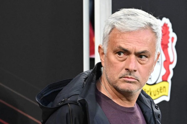 مورينيو المرشح الوحيد لريال مدريد والشرط الجزائي سيحسم الصفقة