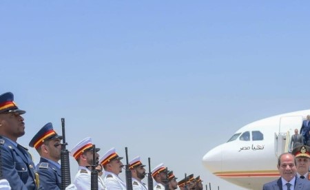 رئيسا الإمارات ومصر يبحثان العلاقات الثنائية وتكثيف التشاور بشأن الأزمات الإقليمية