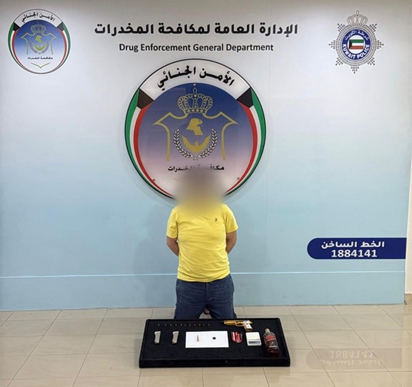 ضبط 10 متهمين بـ 3 كيلو مخدرات وحبوب لاريكا وكبتاغون ومشروبات كحولية وأسلحة نارية