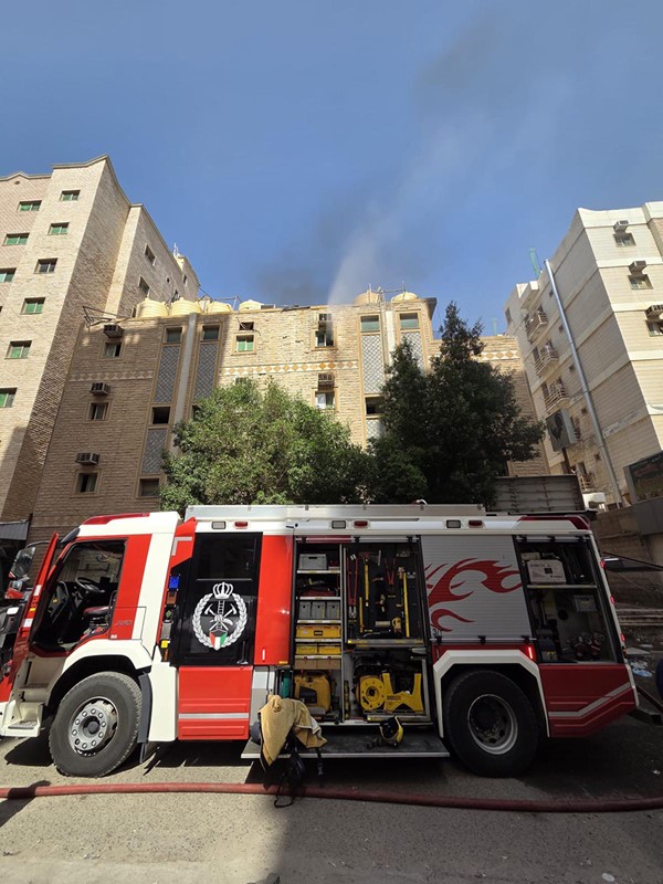 فرق الإطفاء تسيطر على حريق غرفة في سطح عمارة بـ"الفروانية"