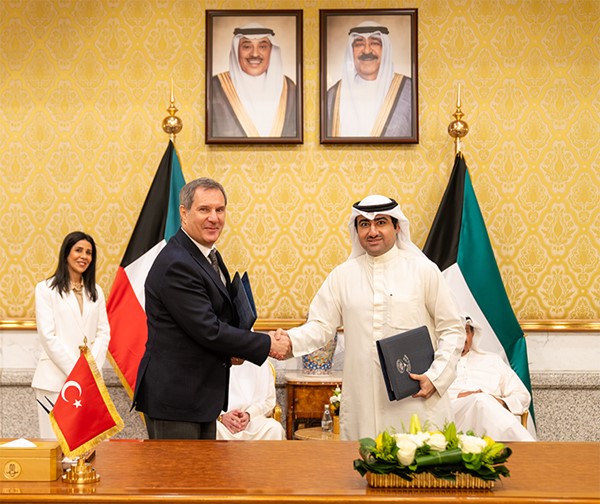 ثلاث جهات حكومية توقّع عقوداً مع شركة ليماك التركية لاستكمال المراحل الأخيرة من مشروع مبنى الركاب الجديد «T2»