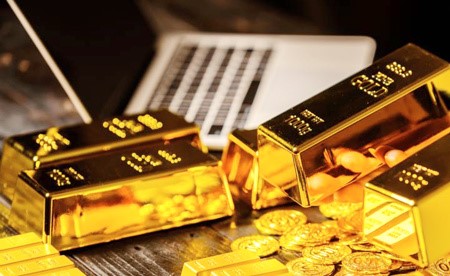 تداول الذهب فوق 4700 دولار.. نقطة دعم رئيسية