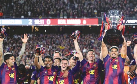 فليك عقب فوز برشلونة بـ «الليغا»: فخور بهذا الفريق الرائع