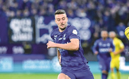 النصر والهلال.. قمة لحسم الدوري السعودي