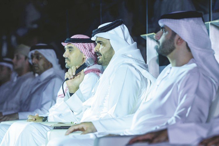 الشيخ جوعان بن حمد آل ثاني معلنا افتتاح الدورة